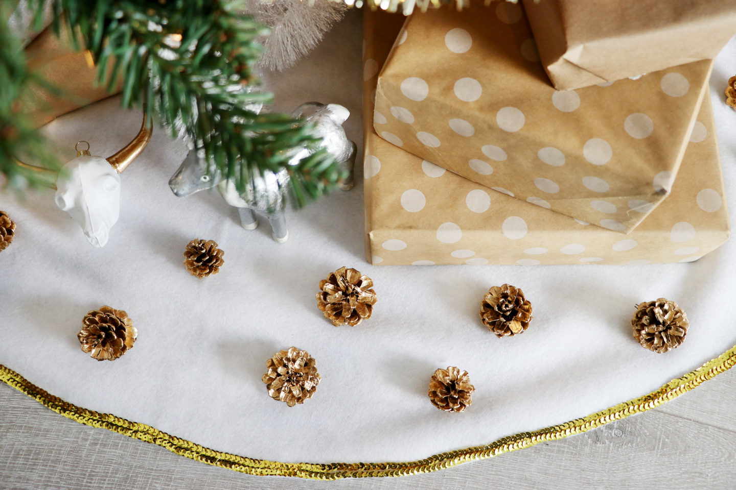 DIY Metallic Christmas Tree Skirt, Wall Art, & Wrapping Paper ~ Holiday ...