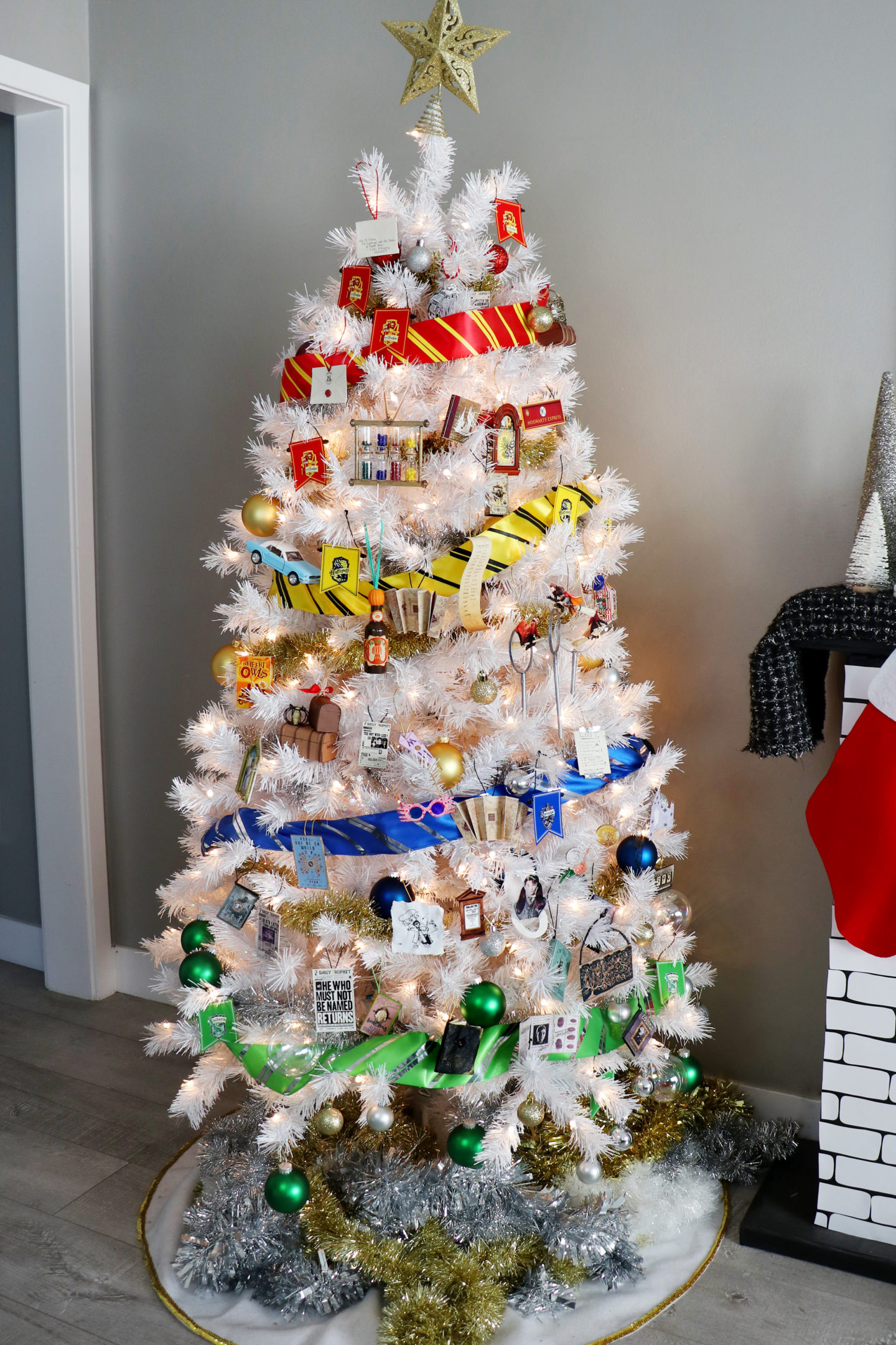 20 More DIY Harry Potter Christmas Ornaments - Karen Kavett