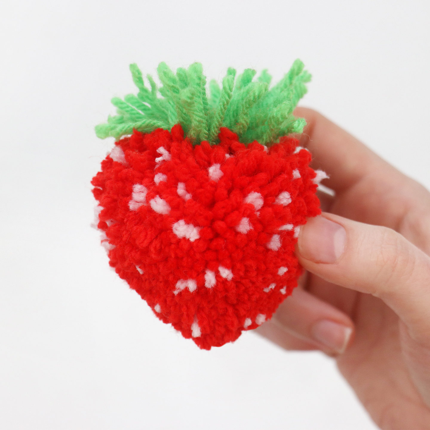 Strawberry Pom Art Tutorial – flynnknit